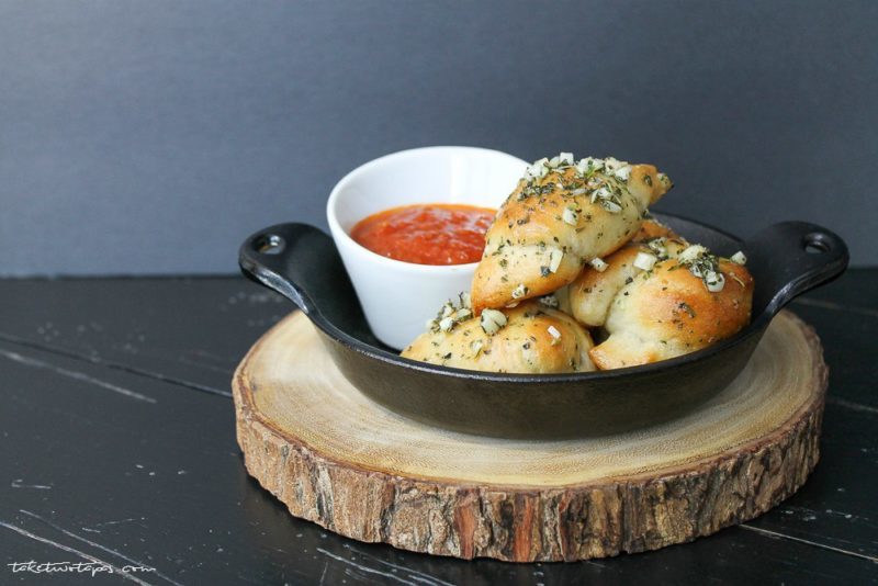 Kathy’s World Famous Restaurant Style Garlic Knots