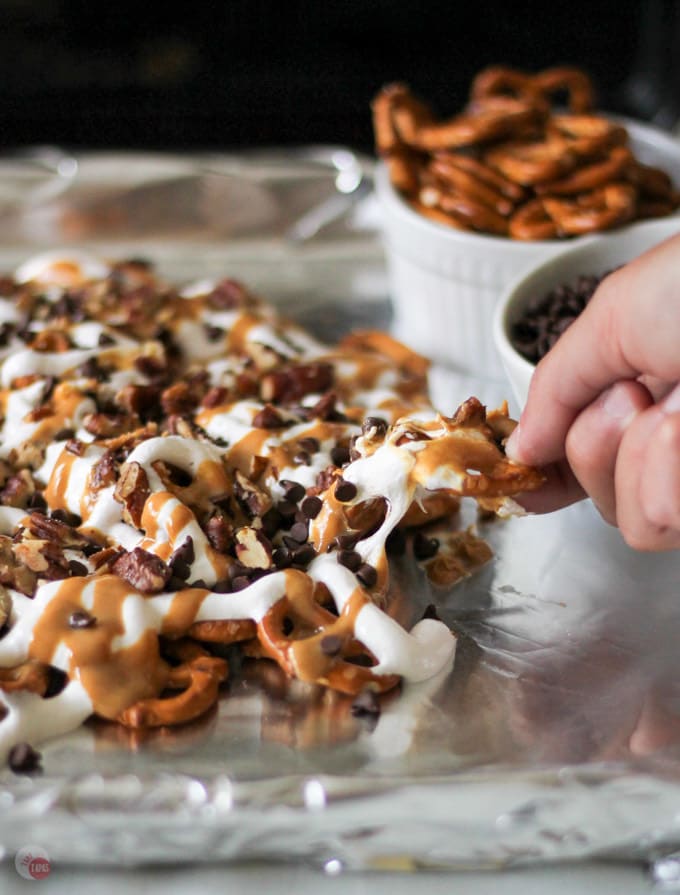Pretzel Dessert Nachos With Marshmallow and Peanut Butter