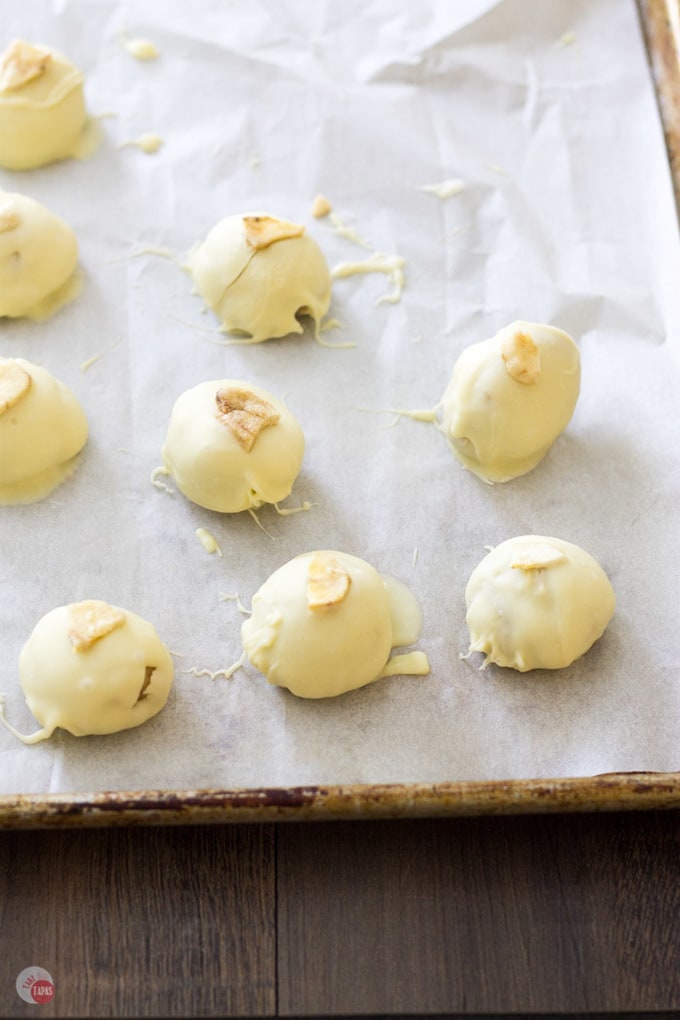 Easy Southern Banana Pudding Truffles | Take Two Tapas | #BananaPudding #Banana #Truffles #Desserts #Southern