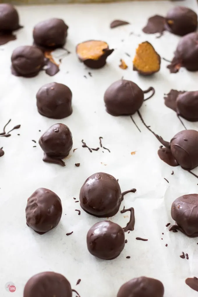 Creamy Dulce de Leche meets a salty cracker and fall in love.