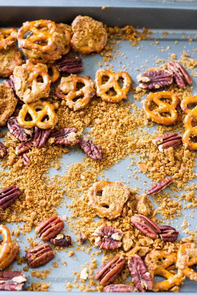 Crack Pretzels with Crispy Caramel and Pecans Snack Mix