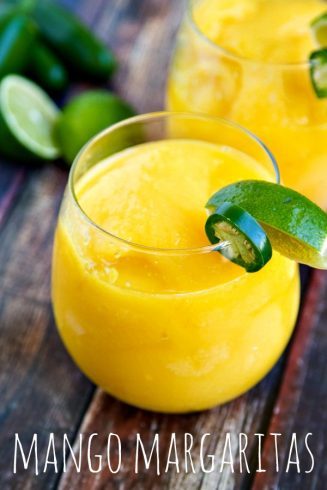 Mango Margaritas Pitcher Style | The Wicked Noodle