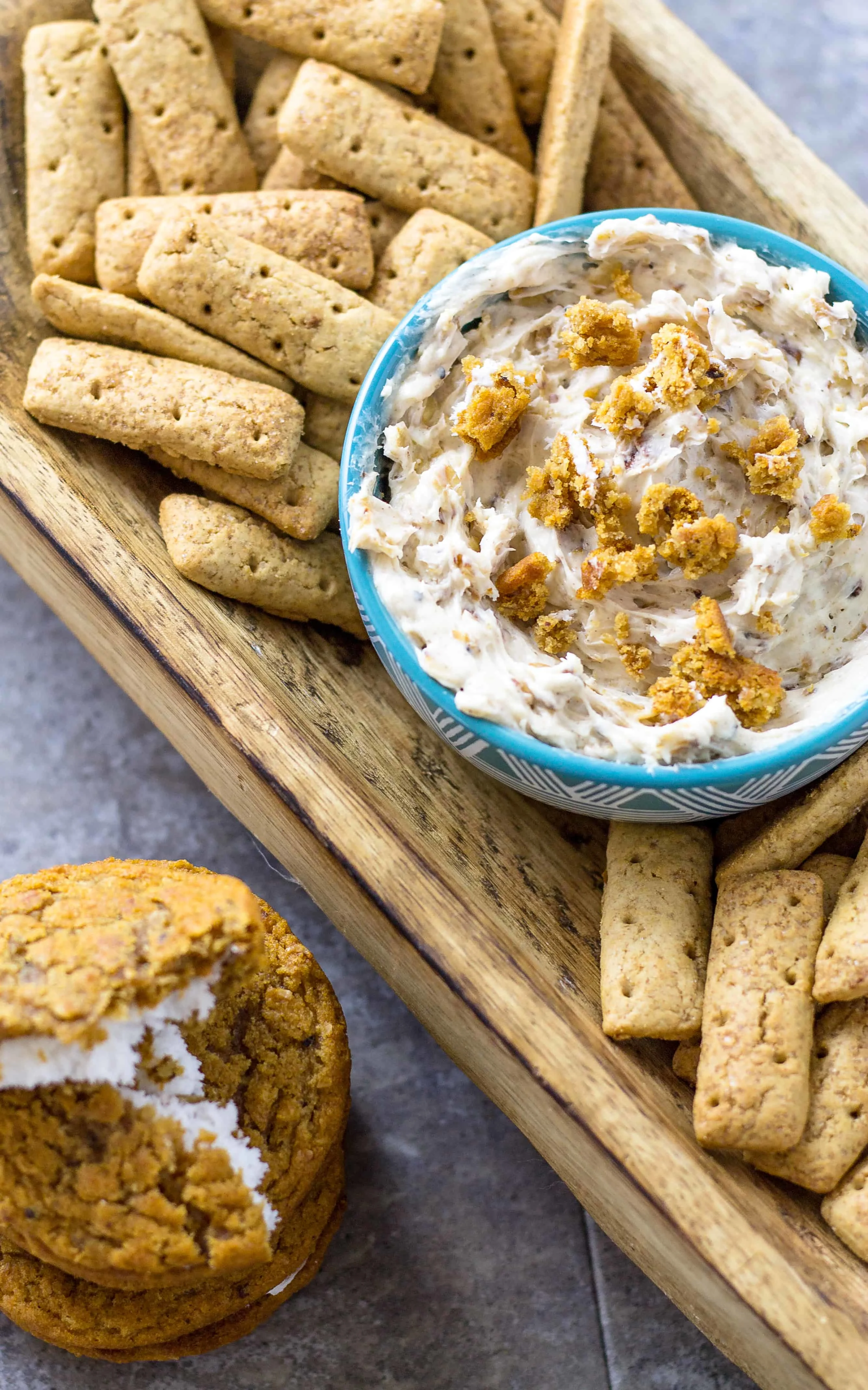 Even as an adult I can't resist snack cakes. Maybe this Oatmeal Cream Pie Dip will help | Take Two Tapas | #OatmealCreamPeDip #OatmealCreamPie #SweetDips #Dips