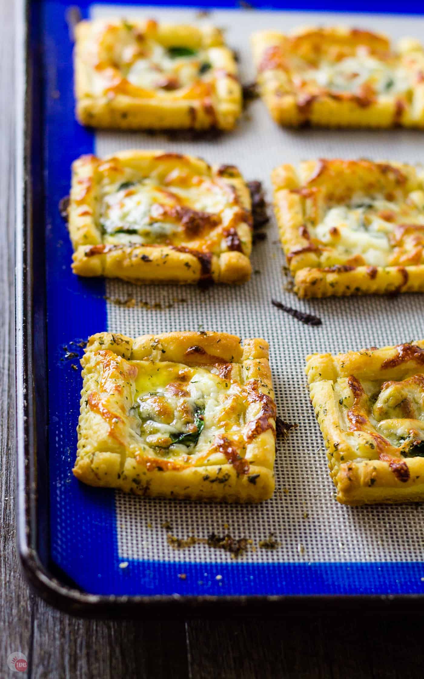 White PIzza Mini Tarts are the perfect three bite alternative to pizza slices | Take Two Tapas #pizza #whitepizza #tarts