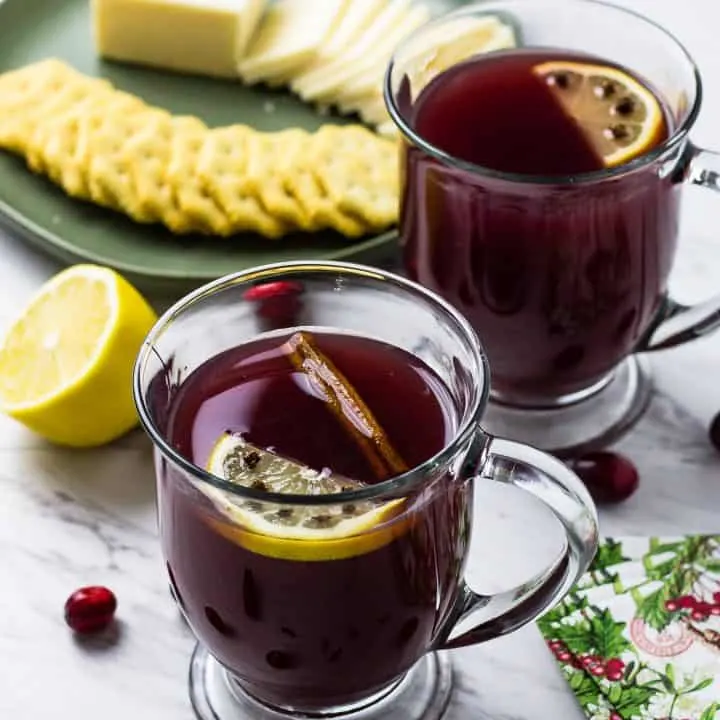 2 glasses with Crockpot Winter Punch in them