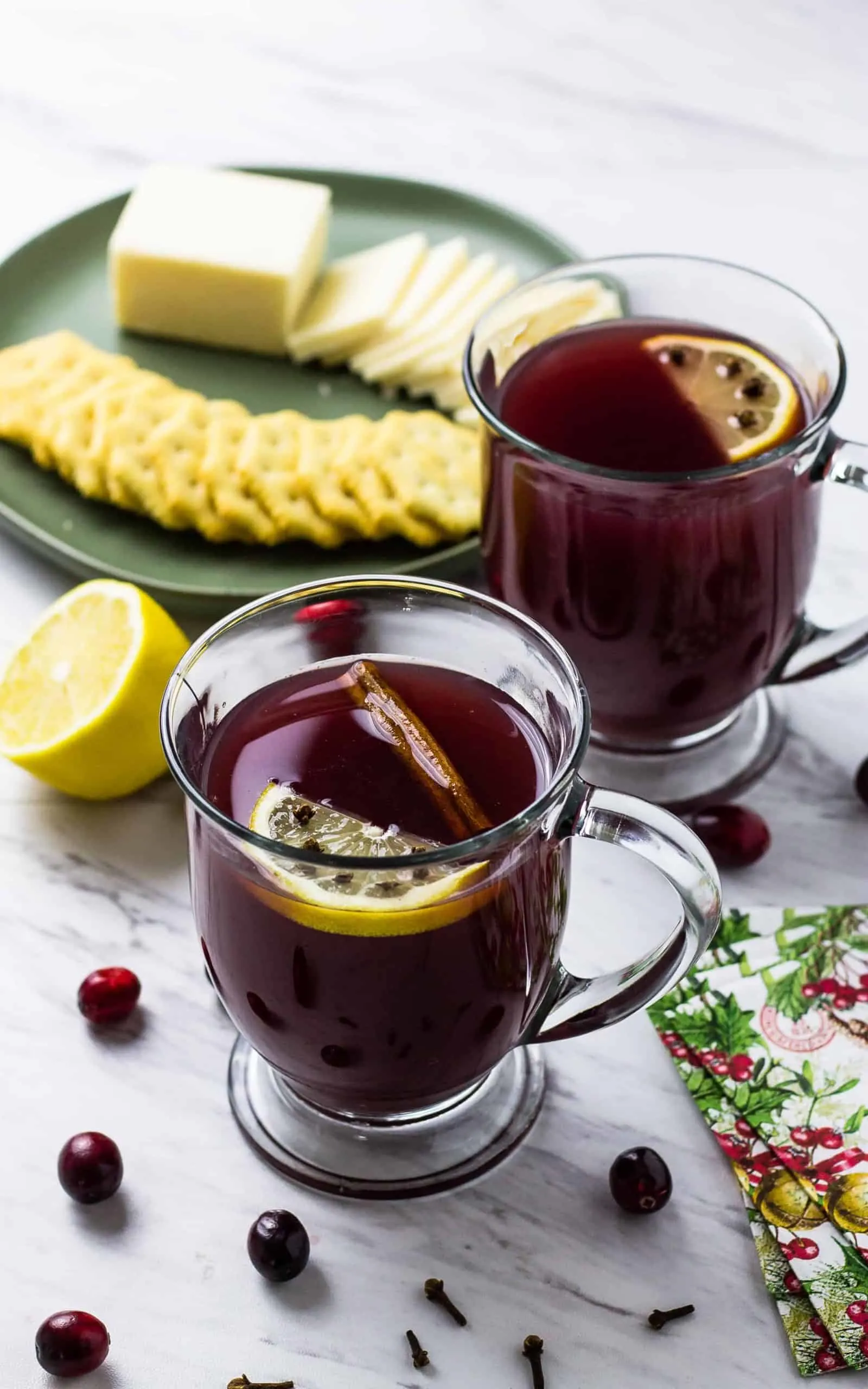 2 glasses with Crockpot Winter Punch in them