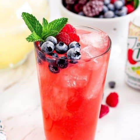 sparkling berry lemonade cocktail