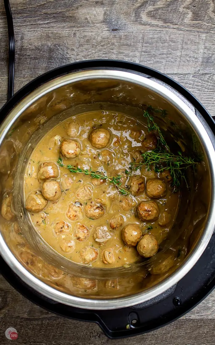 overhead picture of french onion meatballs