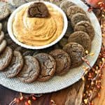 spicy cookies with pumpkin dip