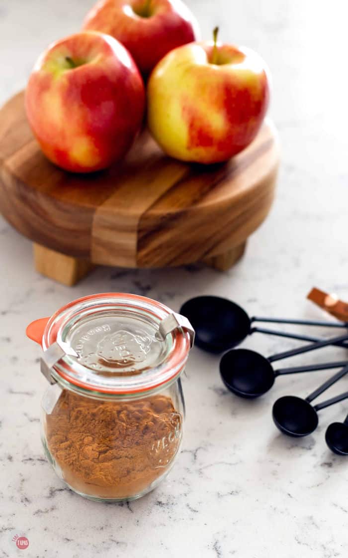 side view of jar of apple pie spice