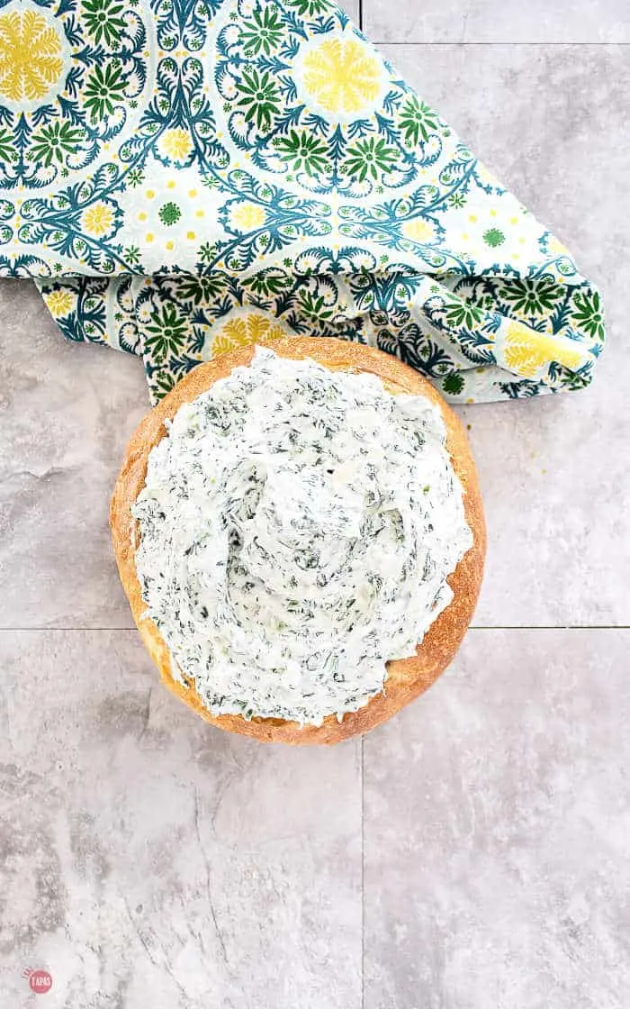 spinach dip in a bread bowl