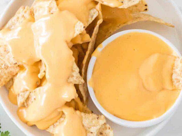 Homemade Nacho Cheese Sauce {5 Ingredients!}