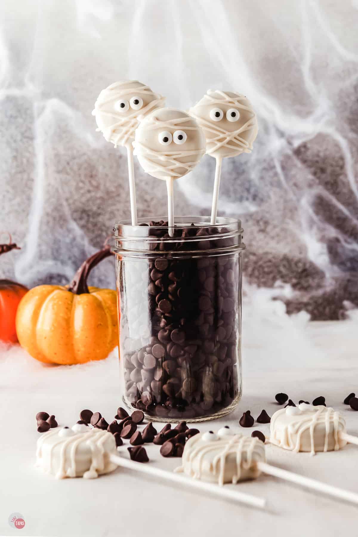 mummy oreo pops in a jar