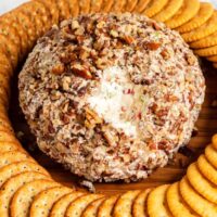 cheeseball with crackers