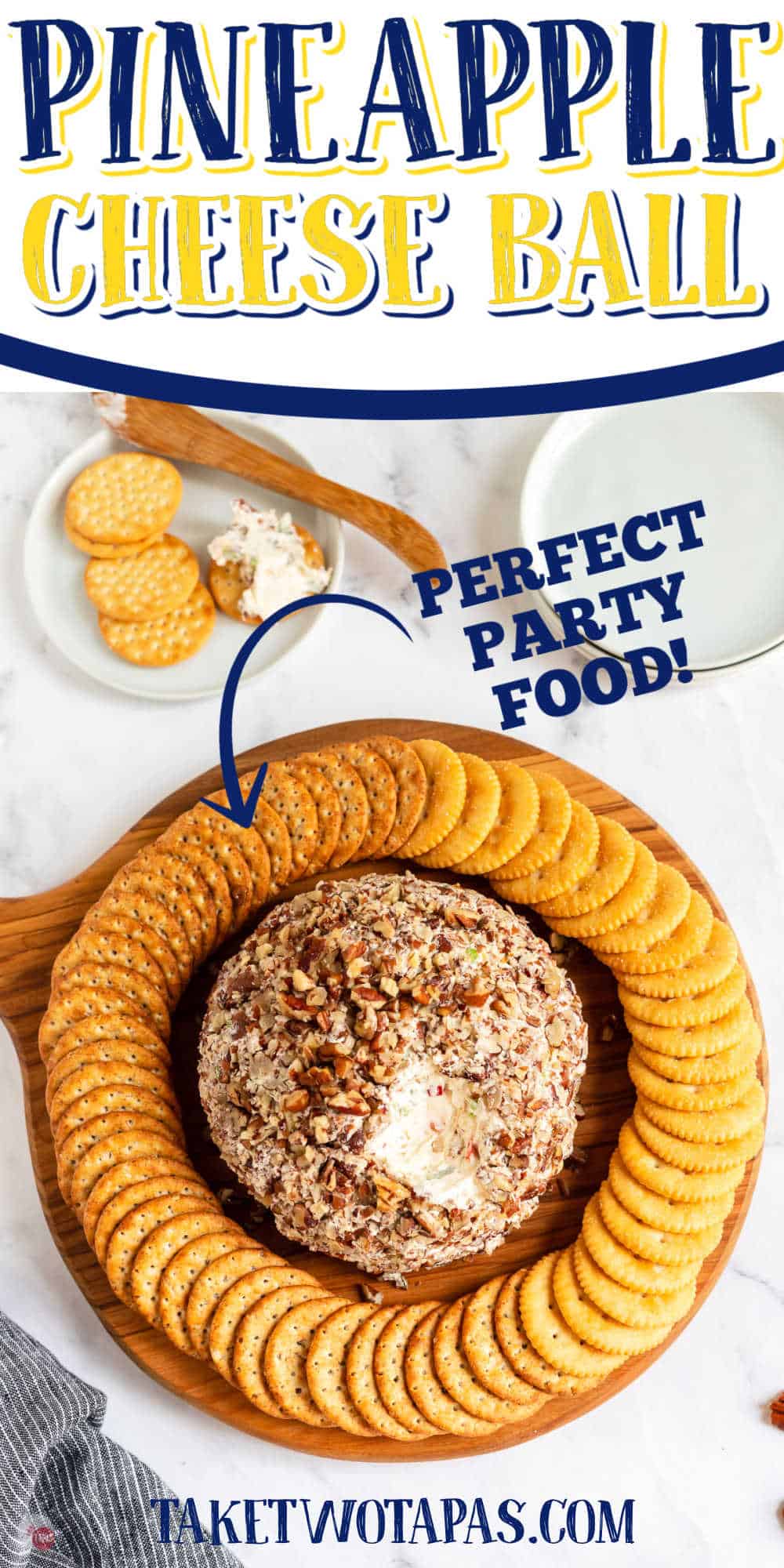 pineapple cheese ball with crackers