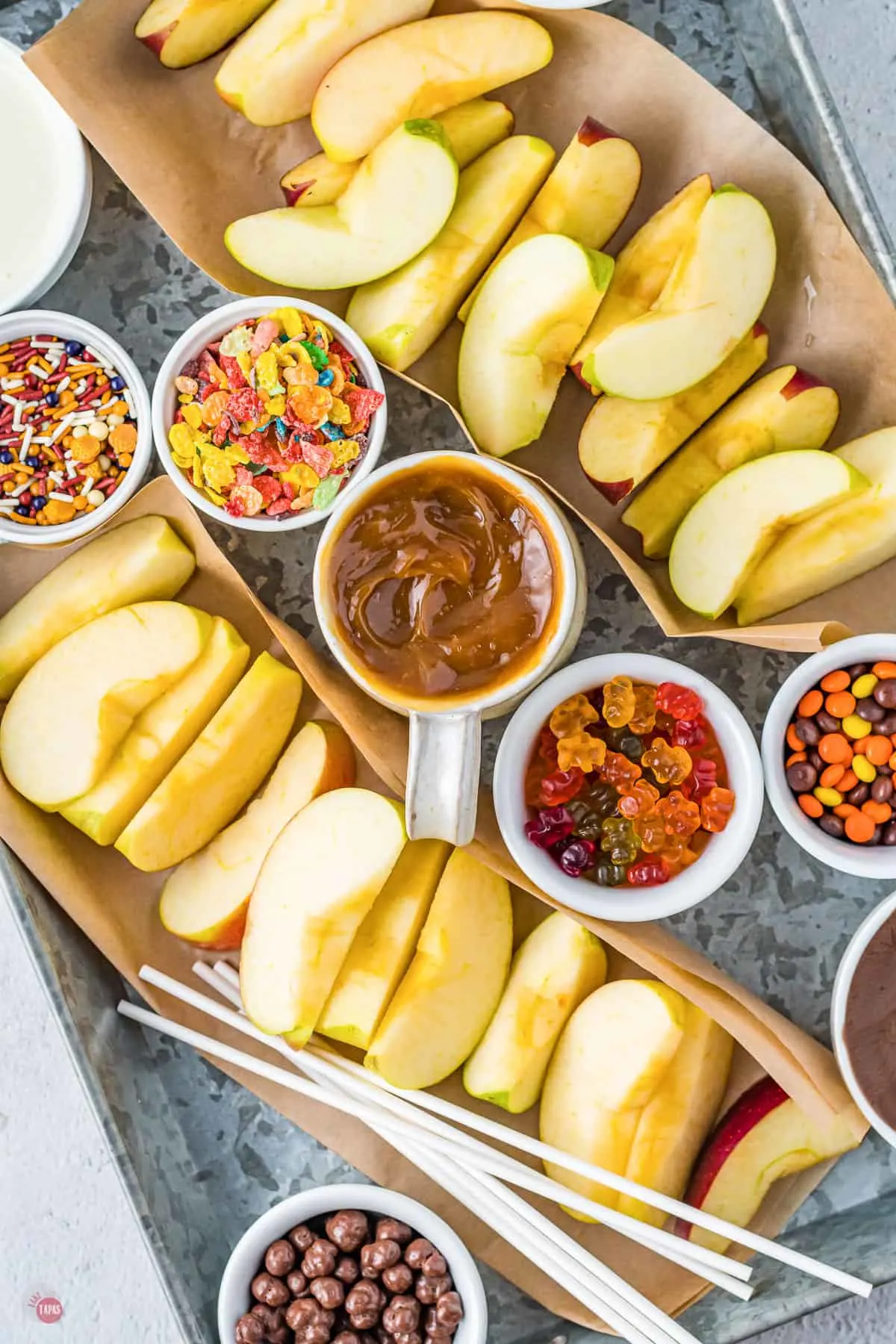 tray of caramel apples