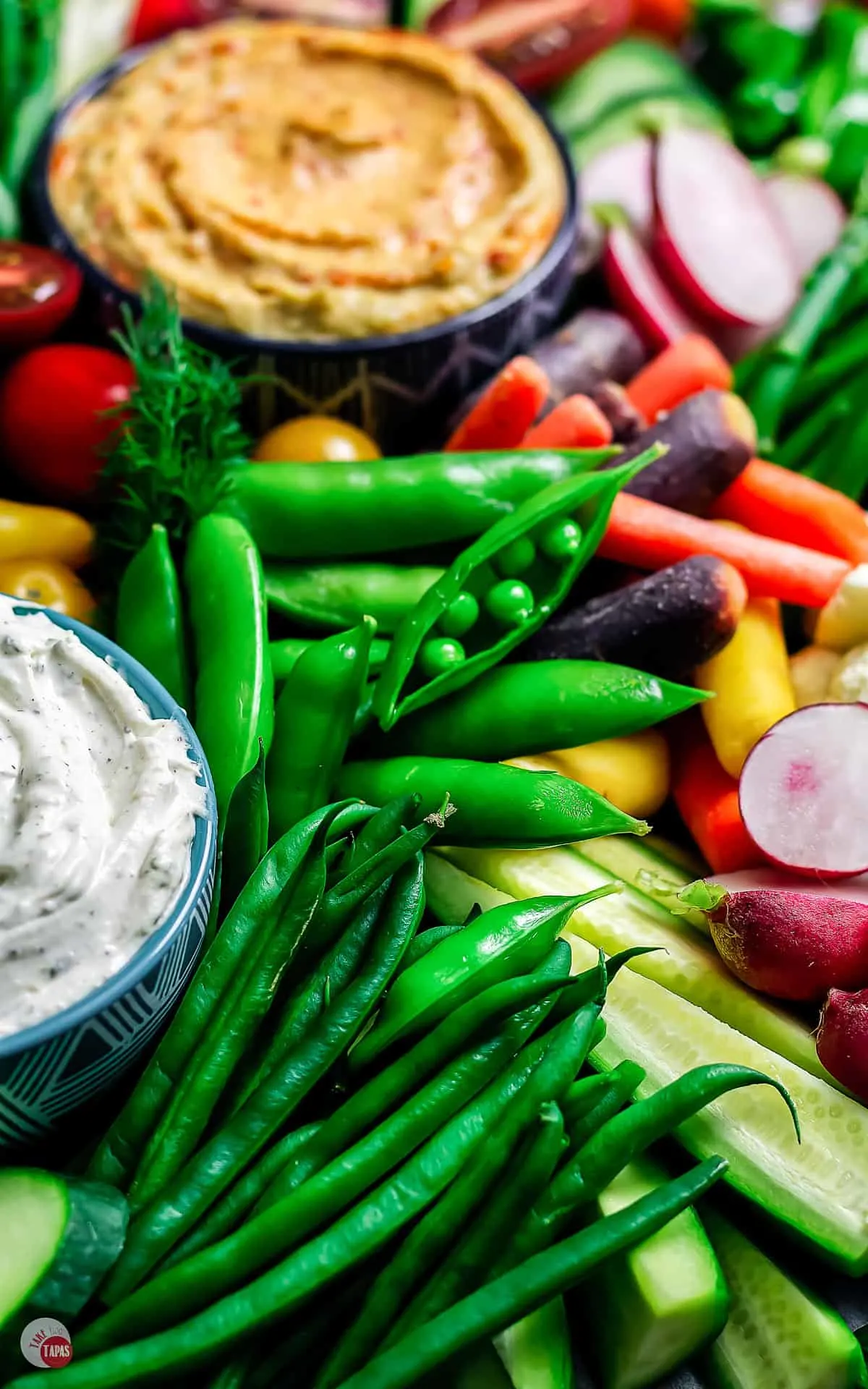overhead picture of crudite veggie tray