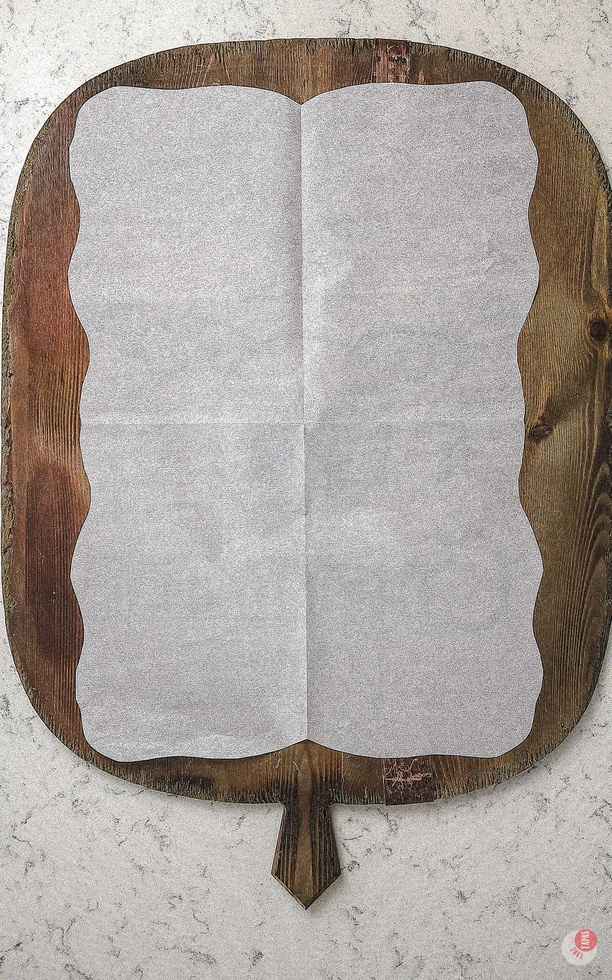 tray with parchment papaer