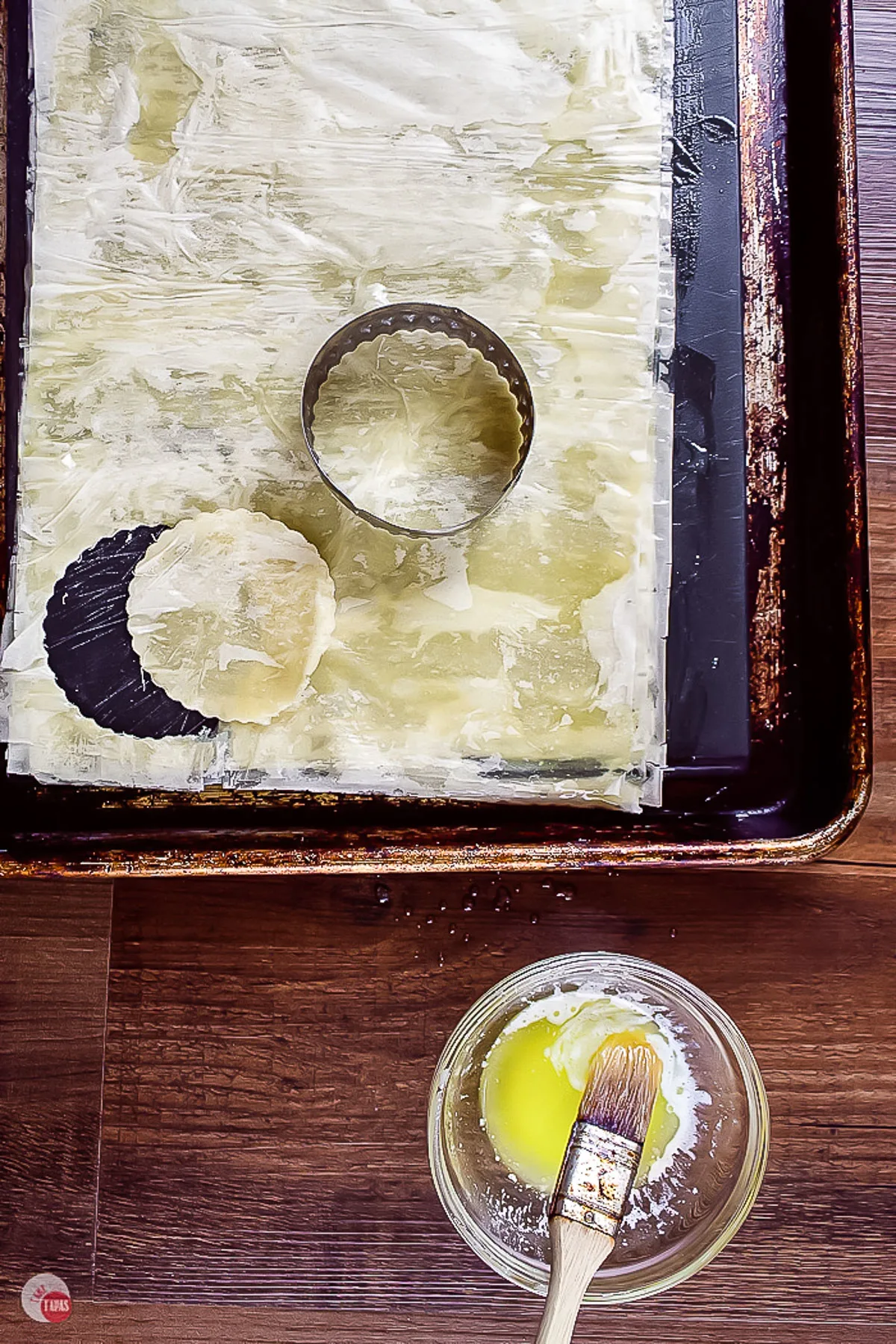 layers of phyllo dough cut into rounds