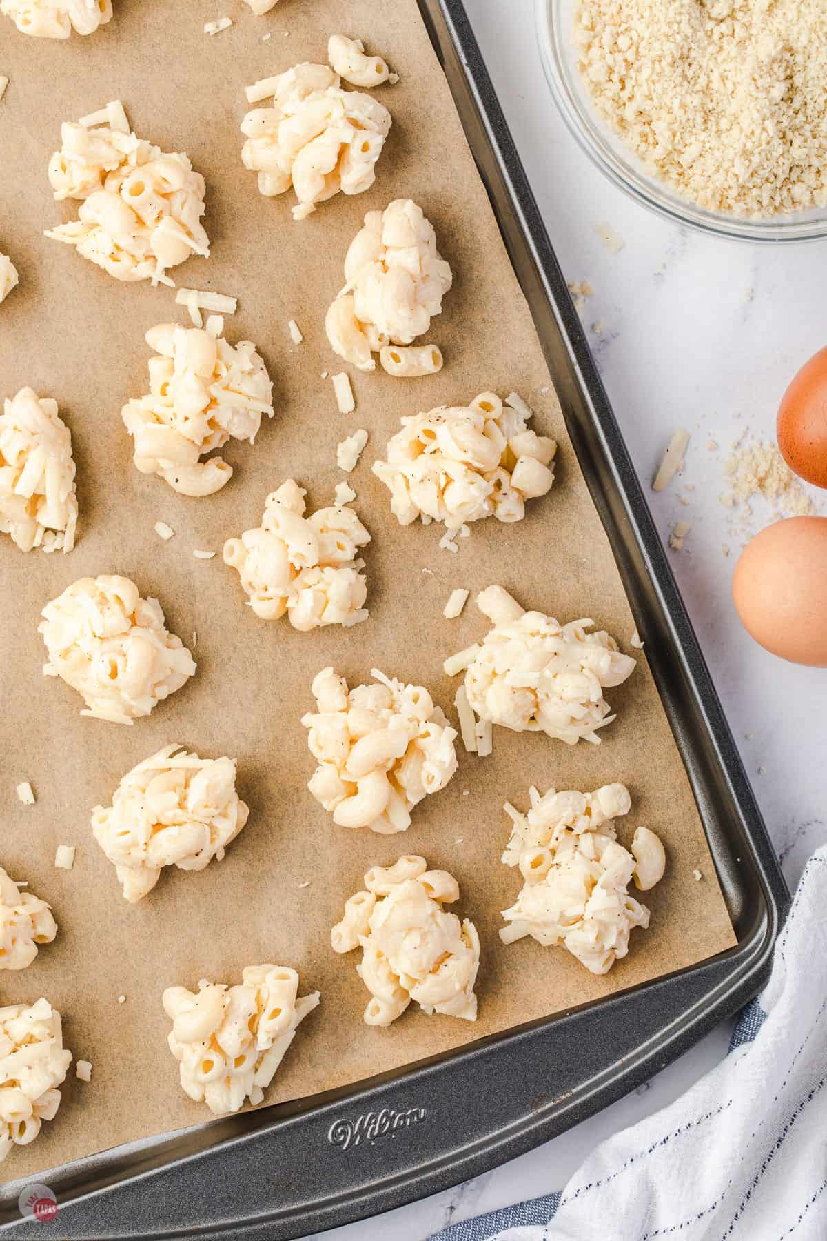 mac and cheese on baking sheet