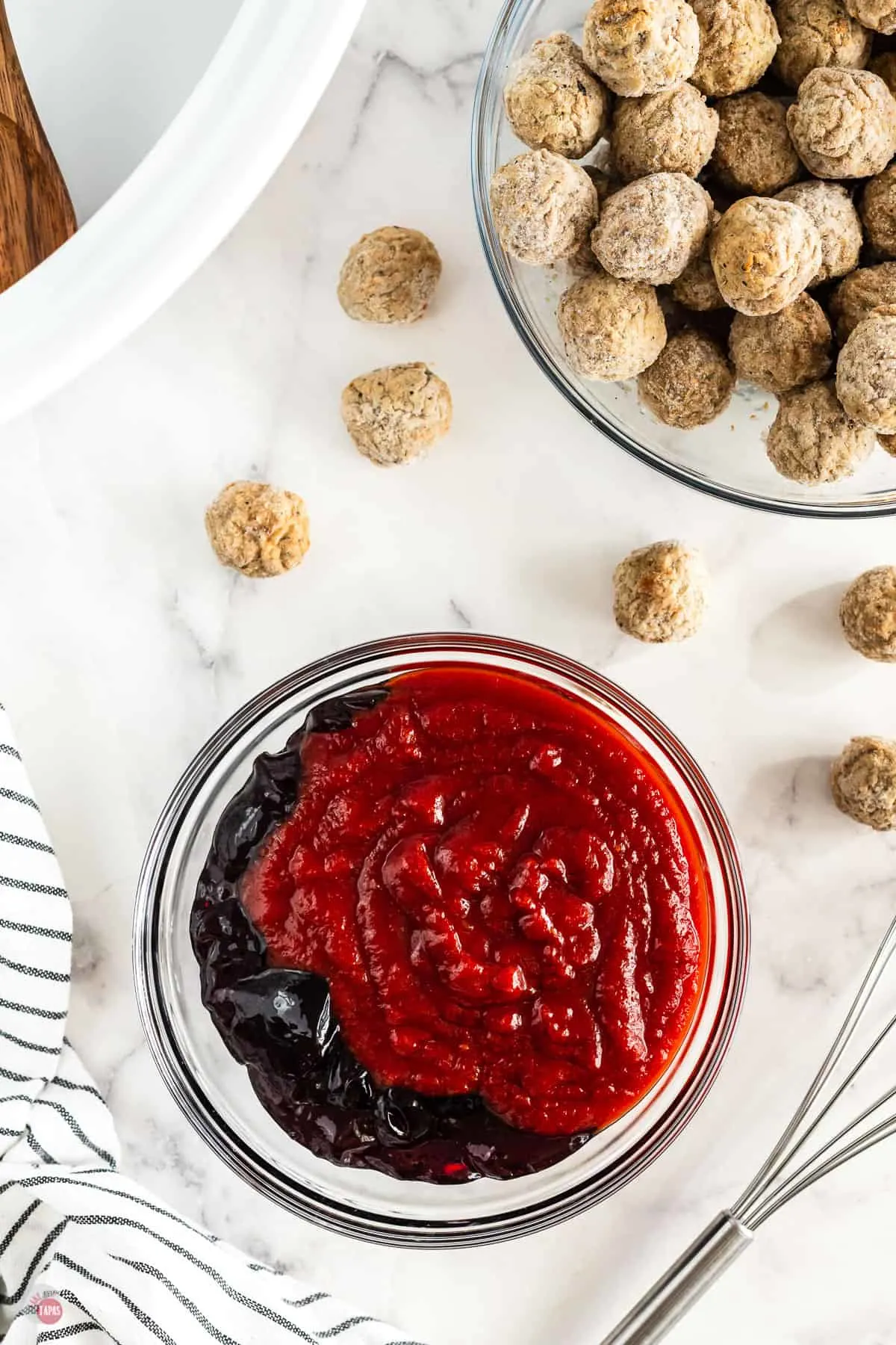 grape jelly and chili sauce in a bowl