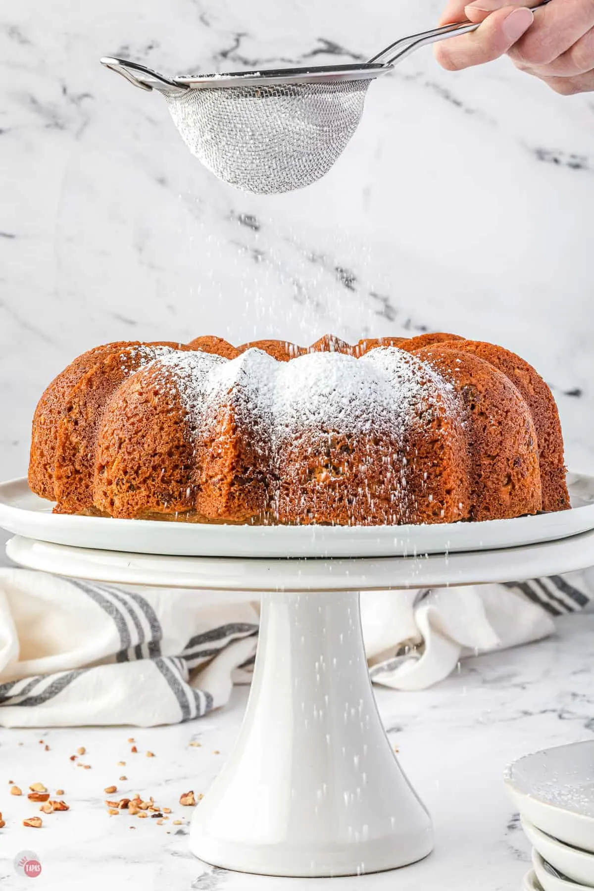 What to Use to Make a Ring Cake With No Bundt Pan