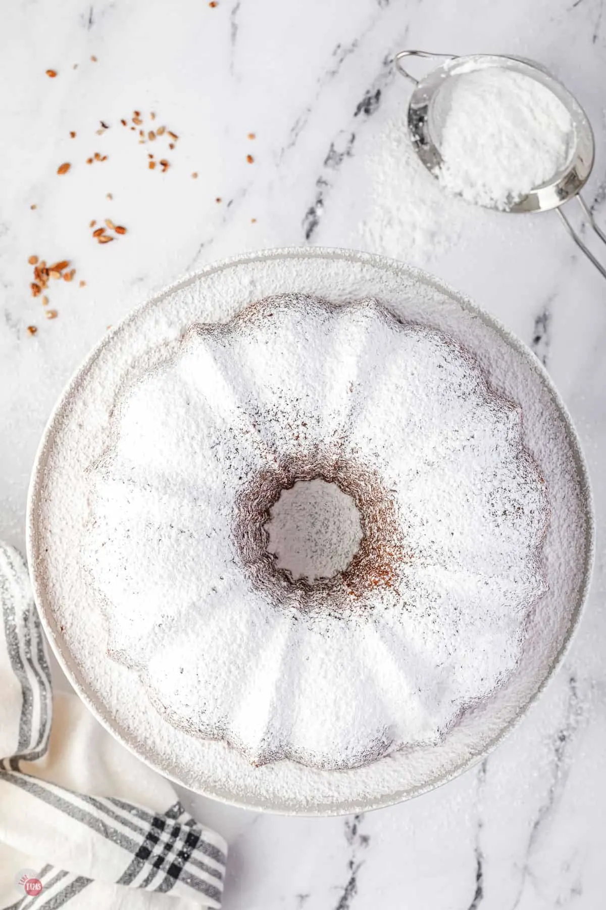 overhead louisiana stranger cake with powdered sugar
