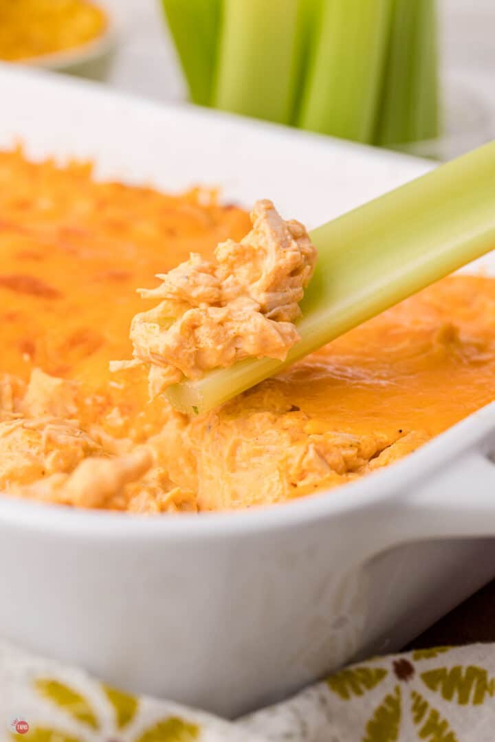 Easy Hooters Buffalo Chicken Dip