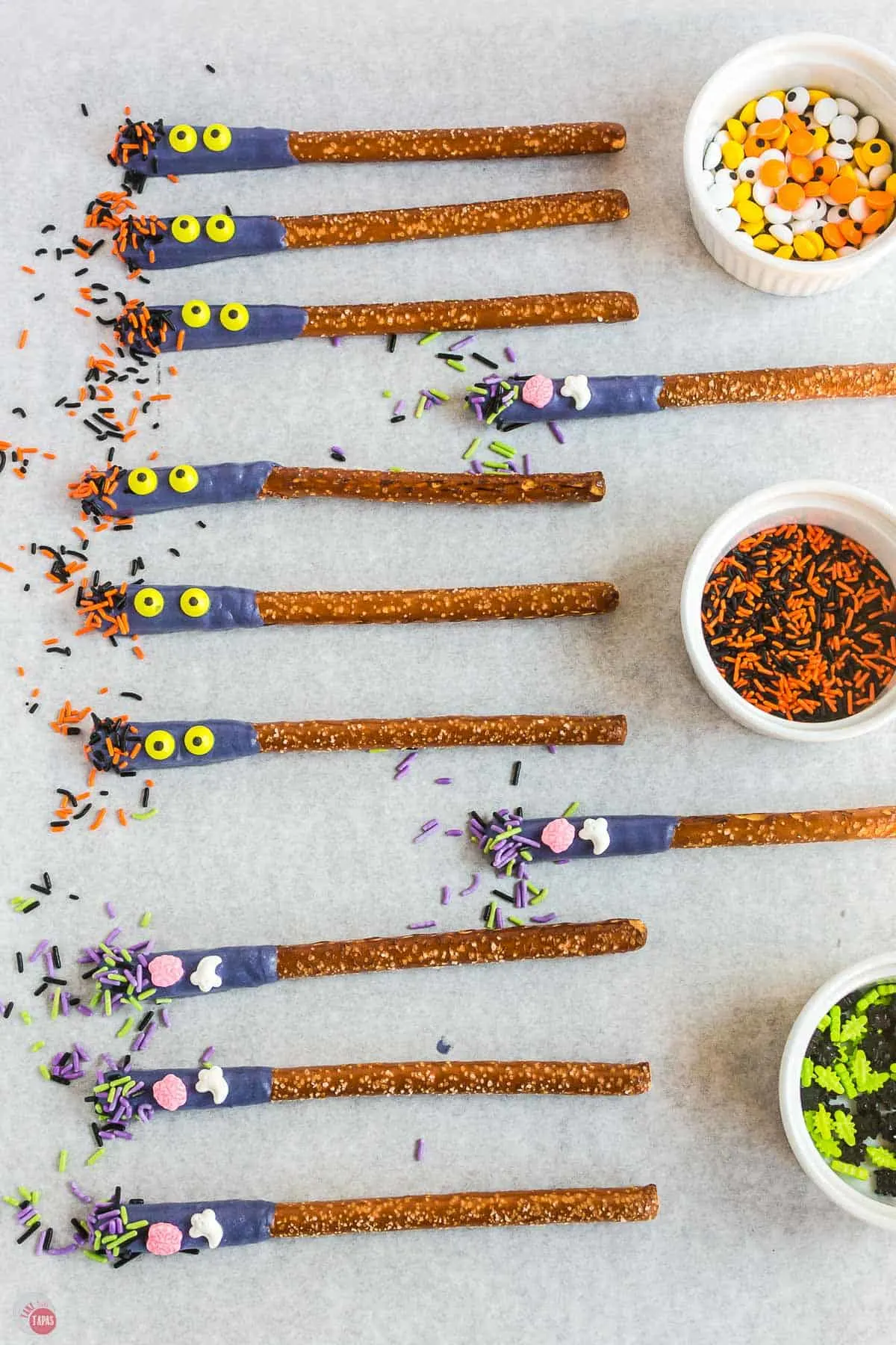 dipped pretzels with sprinkles on them