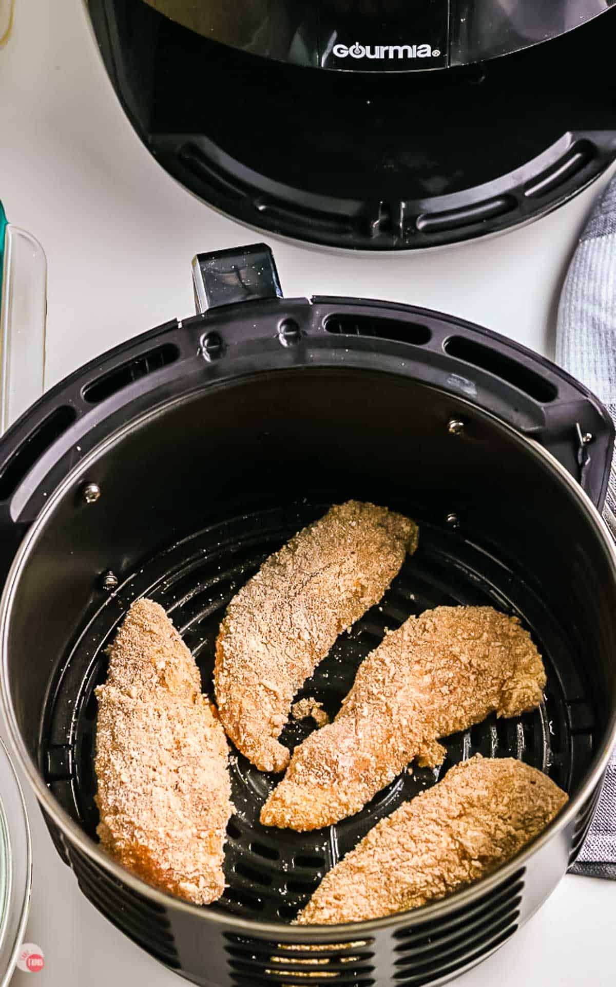 chicken strips in air fryer basket