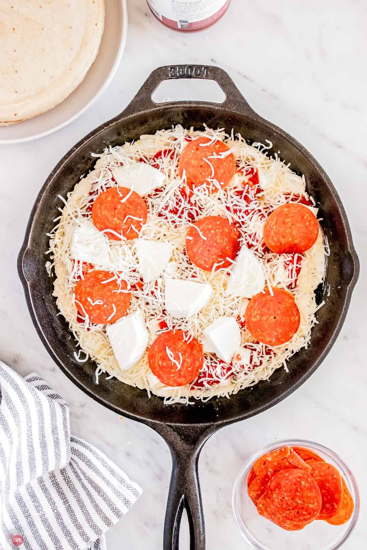 crustless pizza in a skillet
