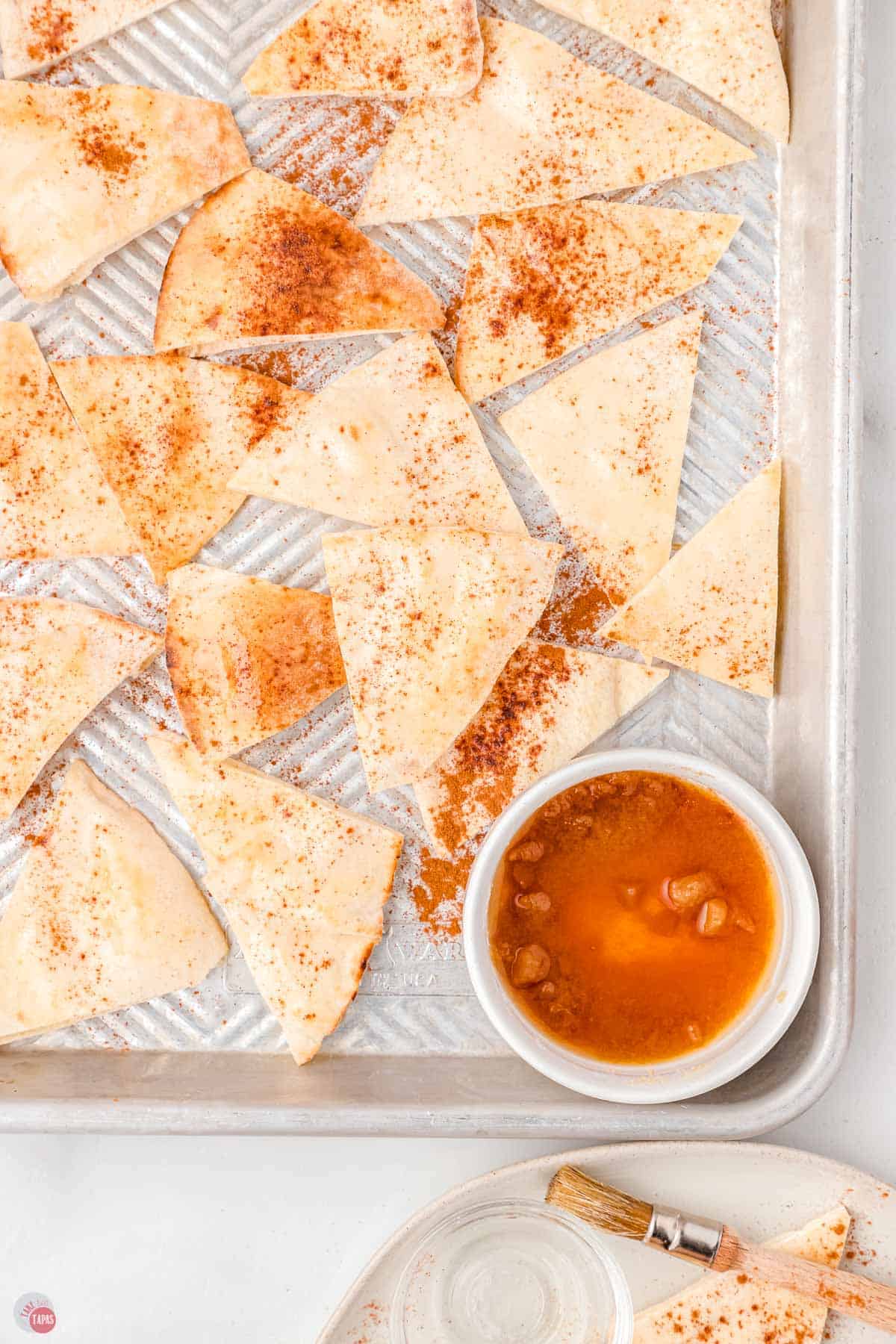 pita bread with sugar to make sweet chips