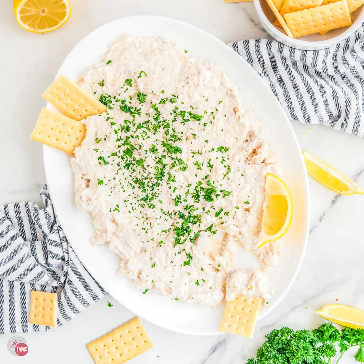 tuna dip with crackers