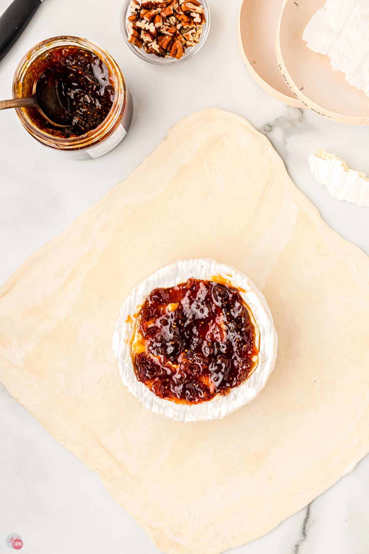 brie cheese with jam