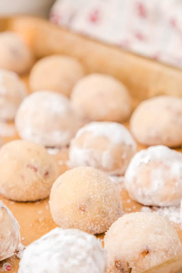 Easy Rum Balls (No Bake Recipe)