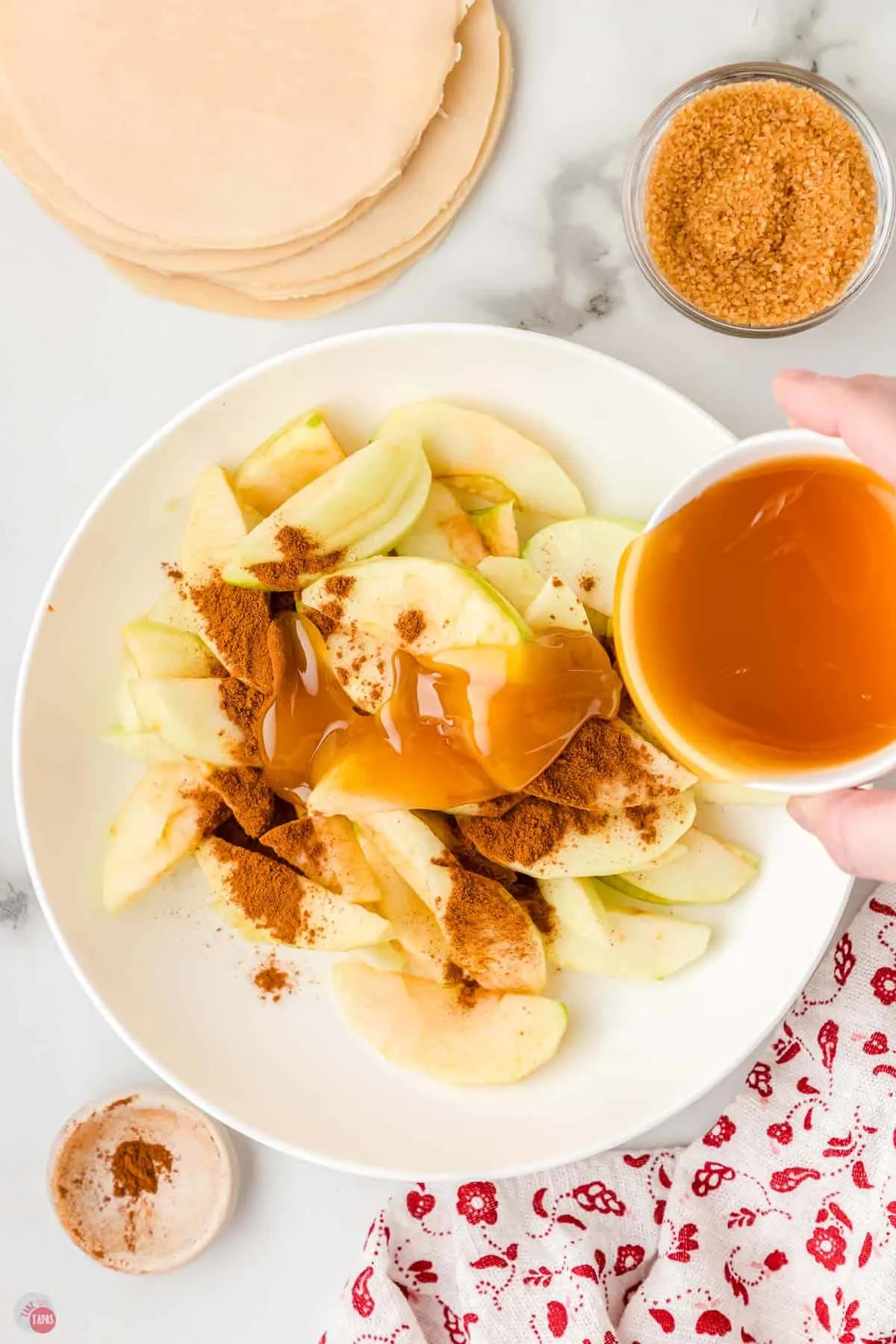 apple mixture with sauce
