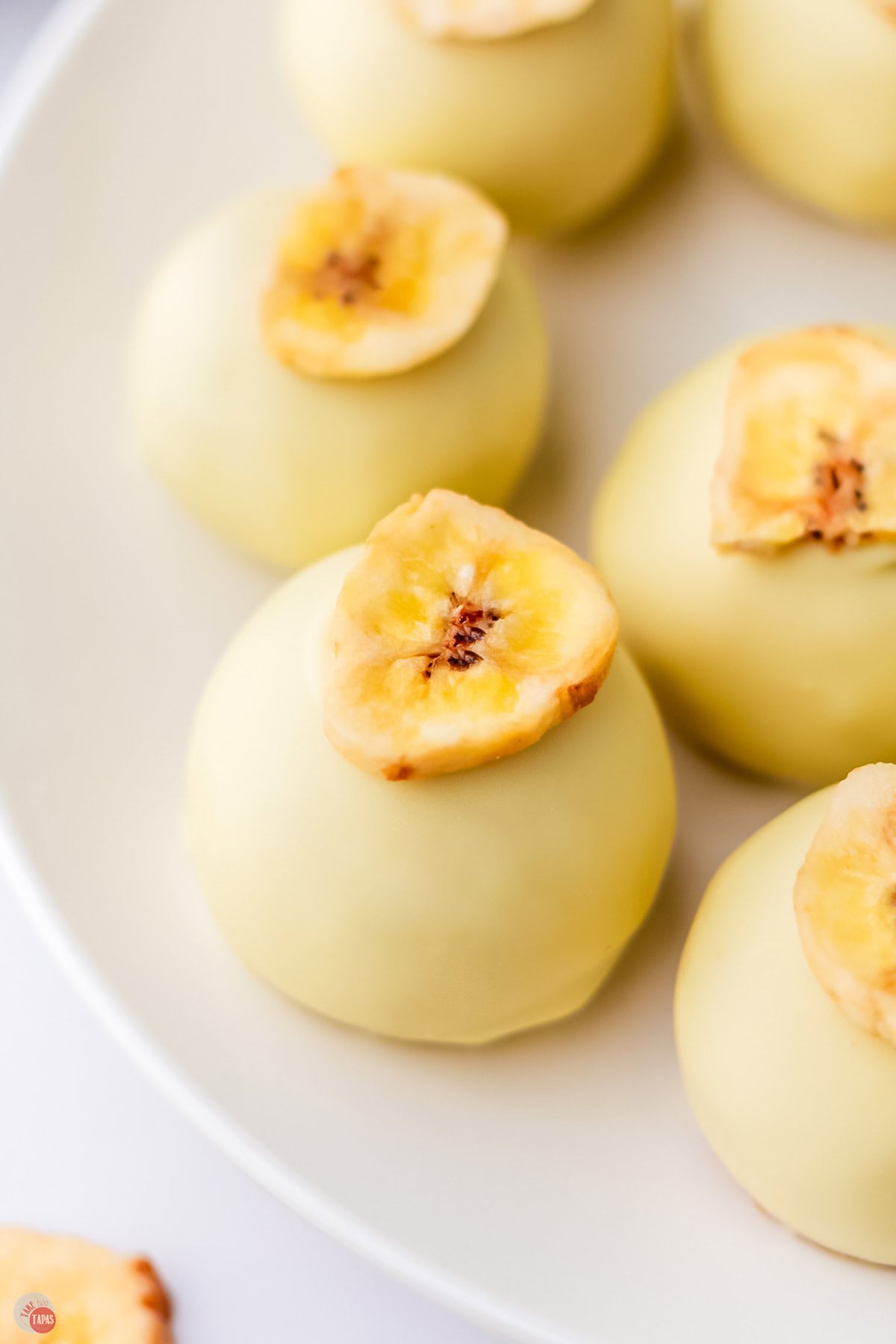 plate of banana pudding truffles