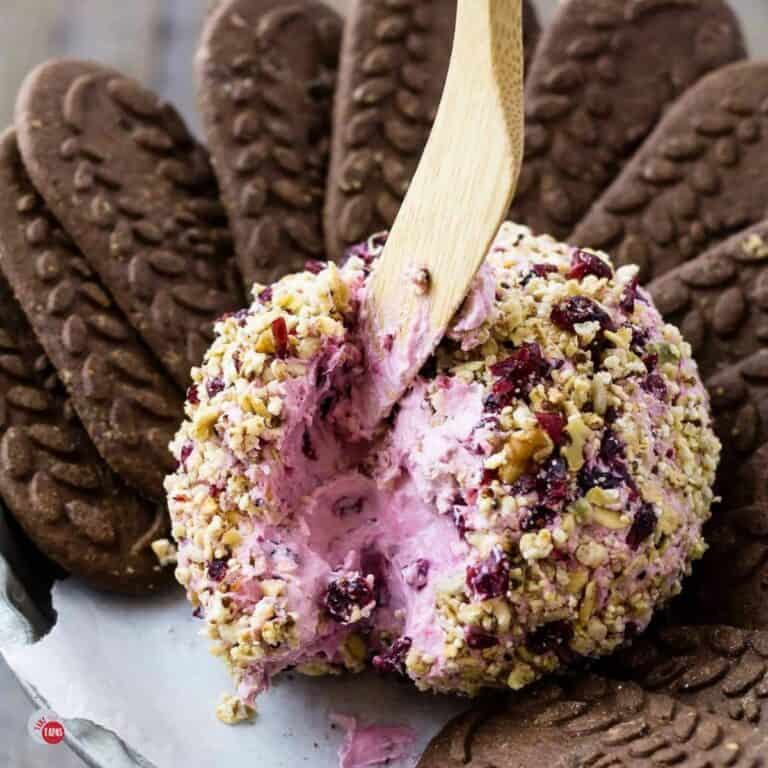 breakfast cheese ball featured image