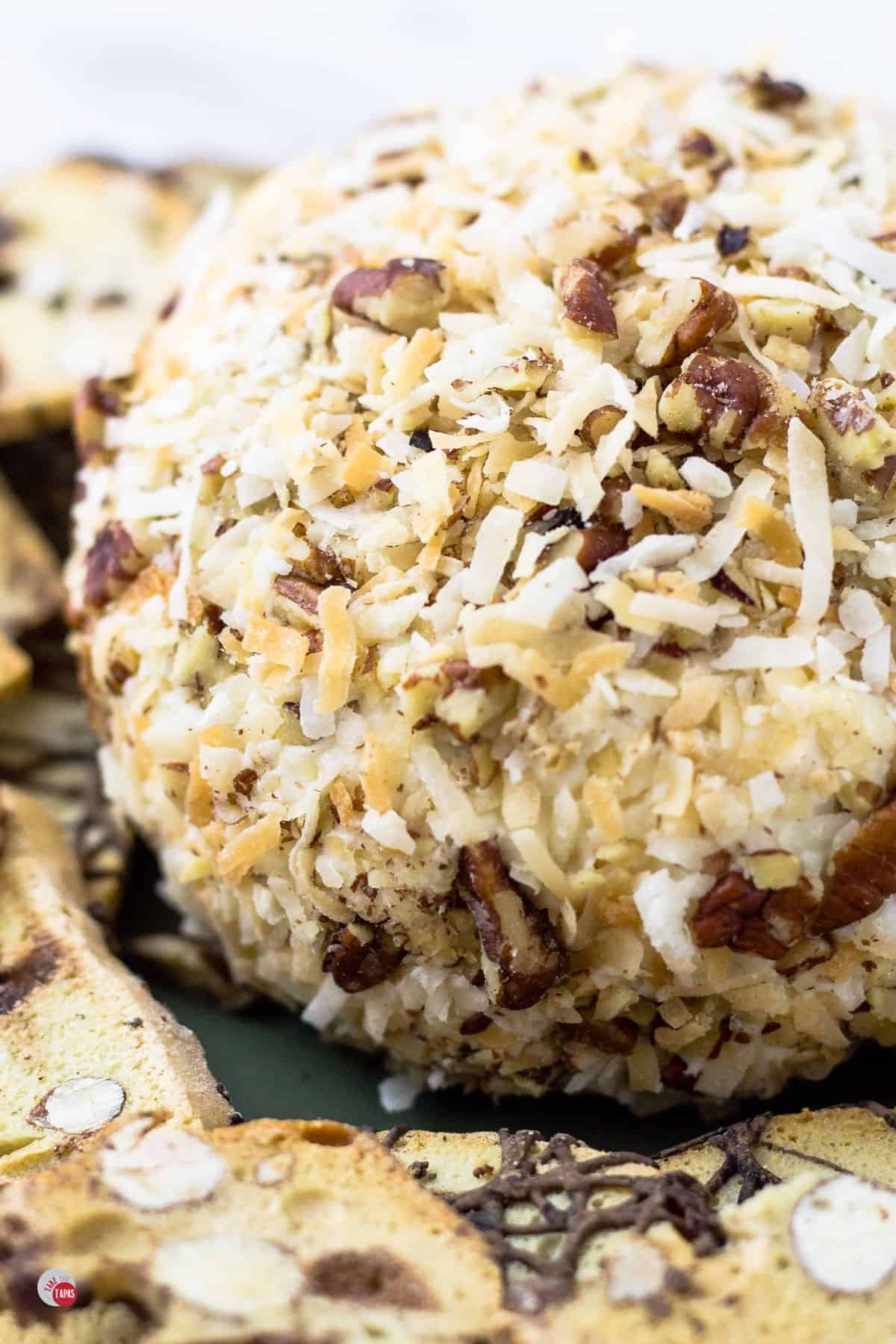 Italian cream cake cheese ball