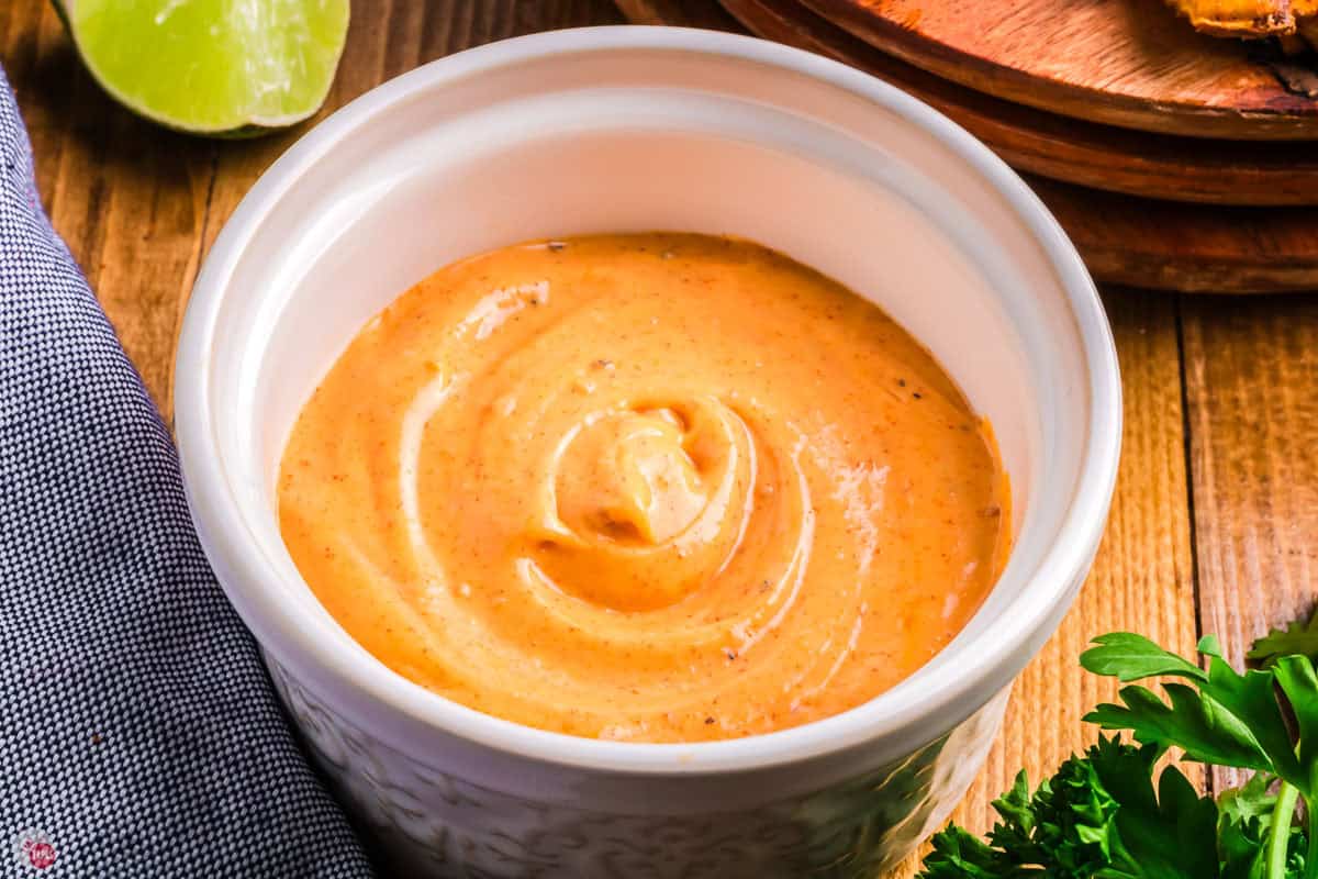 bowl of spicy mayo dipping sauce