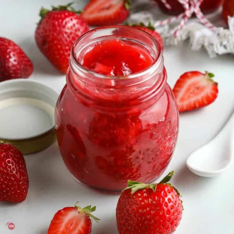 strawberry sauce featured image