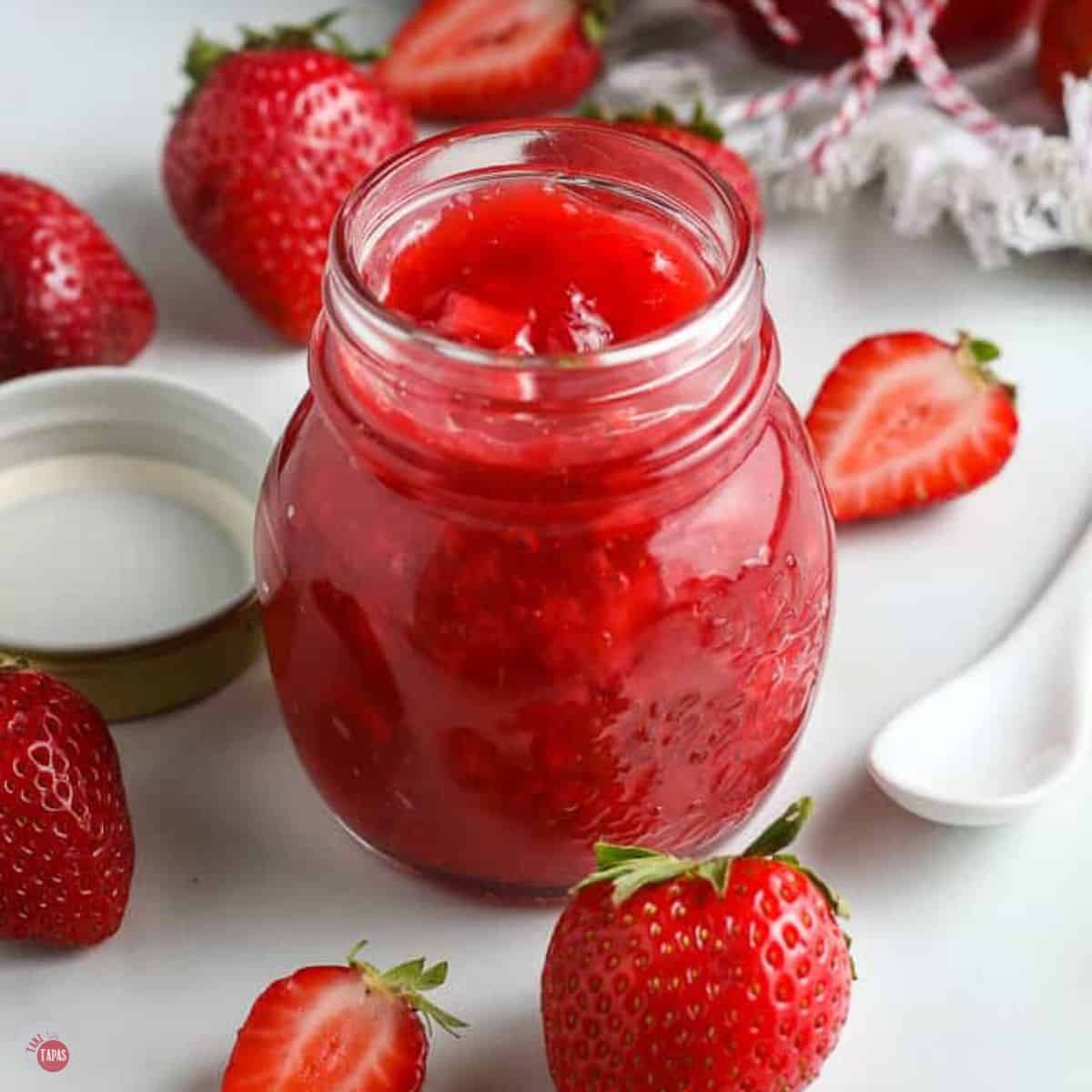 strawberry sauce featured image