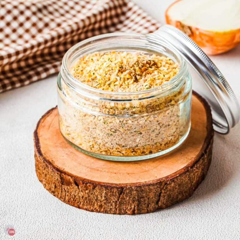 jar of homemade onion soup mix