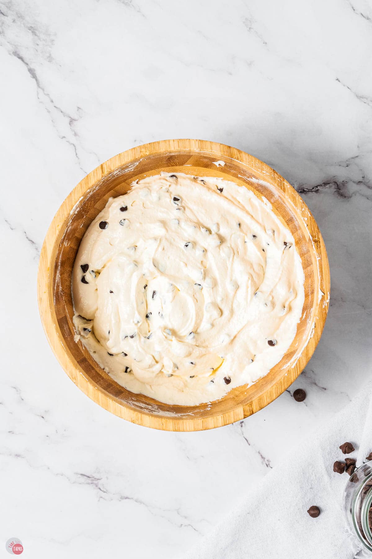 wood bowl of cannoli dip