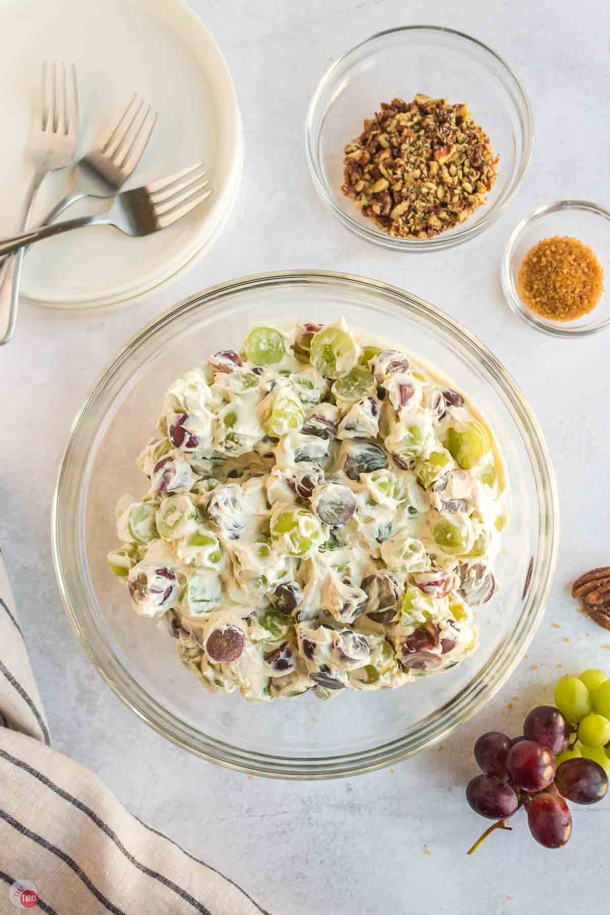 bowl of mixed grape salad