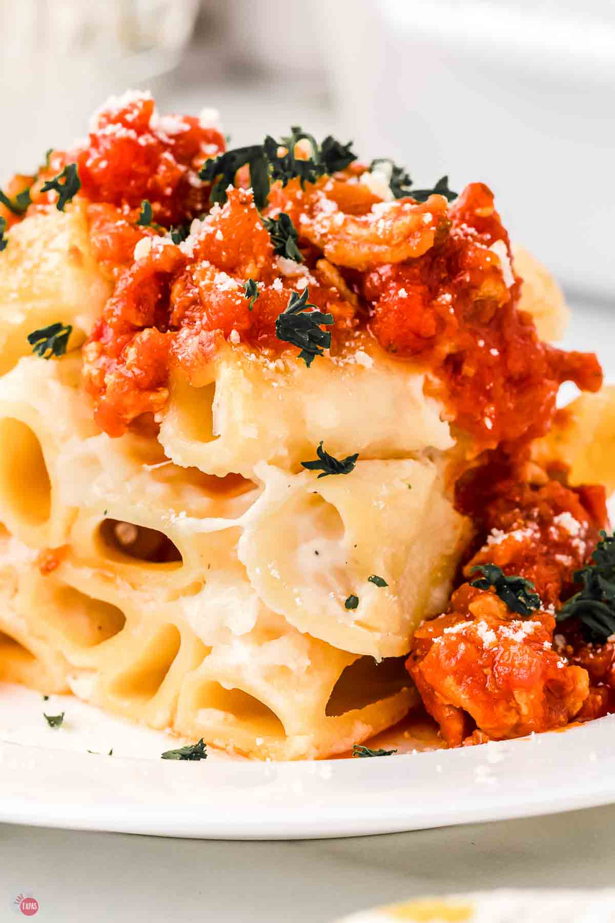 close up of cheesecake factory baked rigatoni