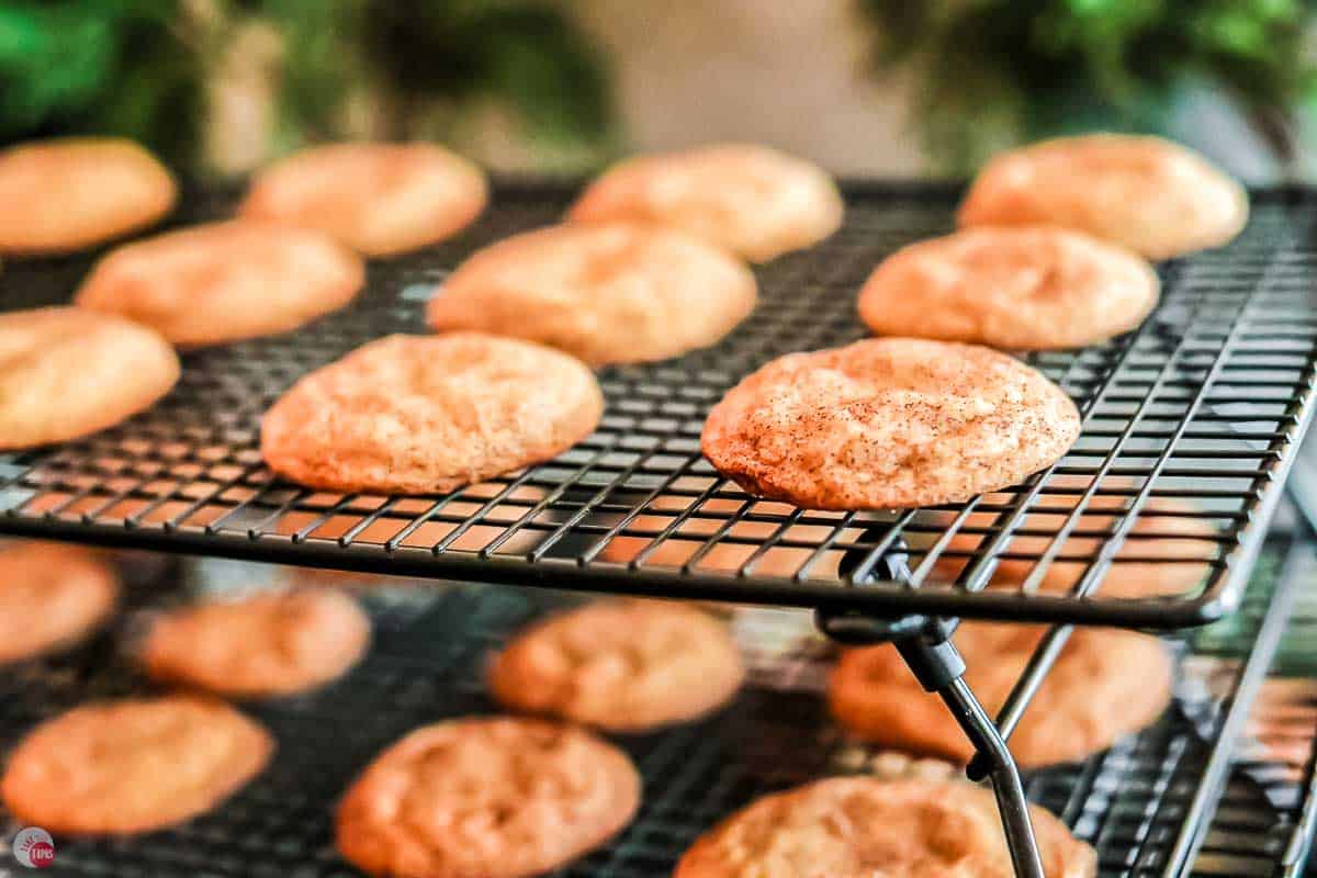 cooling rack with cookies on it