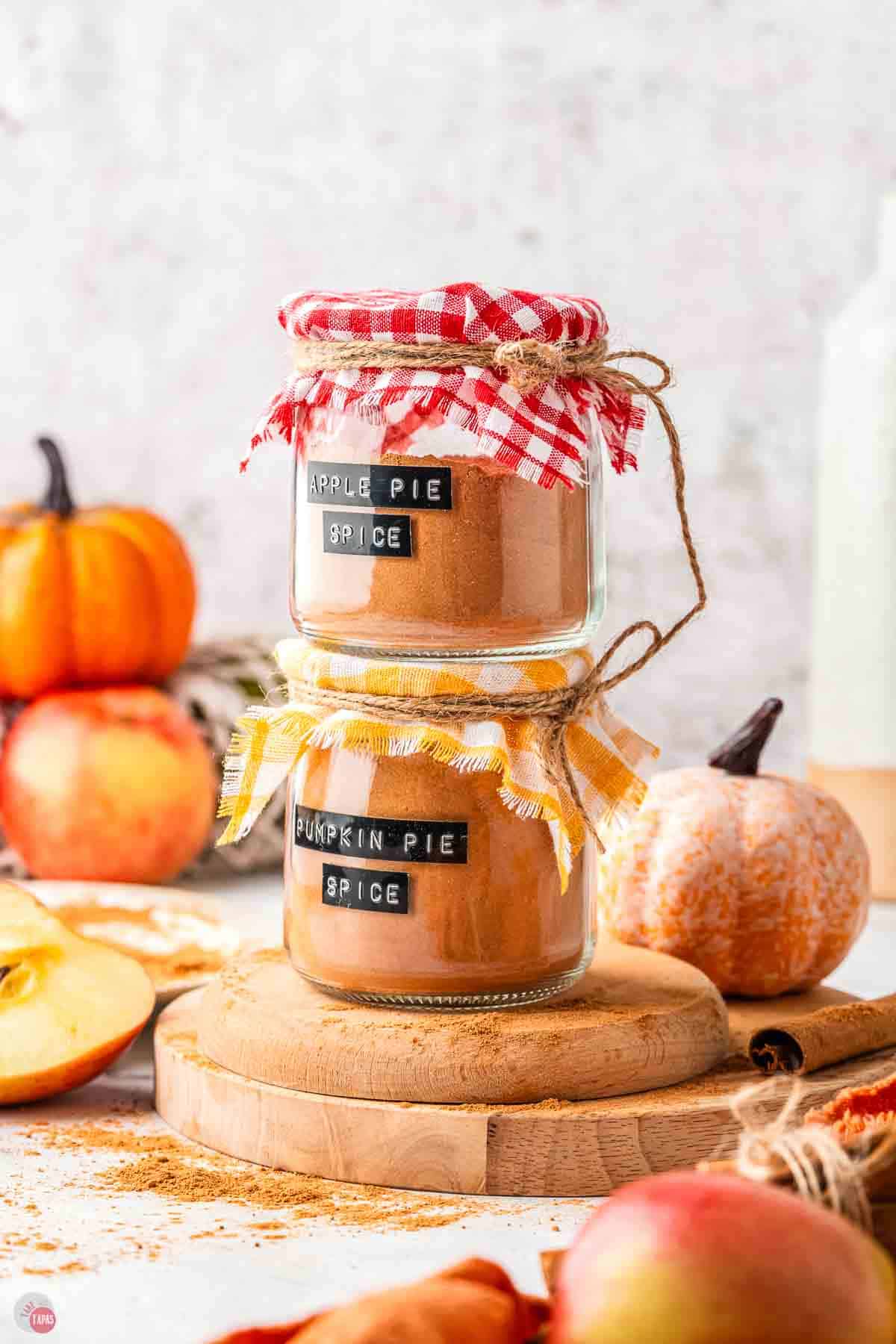 stack of two jars of pumpkin pie spice